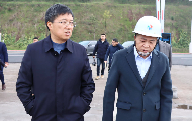 南溪區(qū)委書記、南溪經(jīng)開區(qū)黨工委書記劉剛率隊調(diào)研遠(yuǎn)東股份宜賓智能產(chǎn)業(yè)園